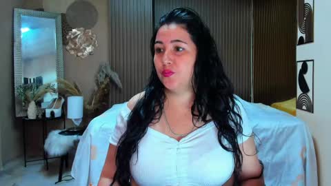 Snapshot of bbwluxurymuse chatting on 06.06.26 bbwluxurymuse online show from 06.06.26