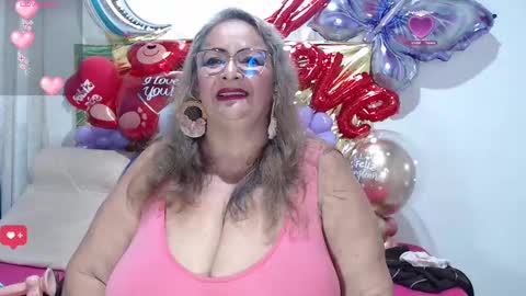Snapshot of bbwsalome chatting on 02.19.25 Salome online show from 02.19.25