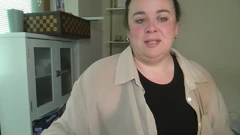 Snapshot of bbwsophiecooks chatting on 05.26.26 Sophie BBW online show from 05.26.26