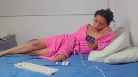 Sara  Juan online show from 12.28.24