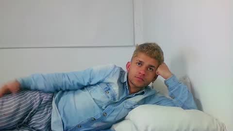 Snapshot of be_sinners chatting on 12.28.24 Sara Juan online show from 12.28.24