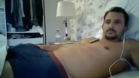 Snapshot of bearboudior chatting on 10.23.25 bearboudior online show from 10.23.25