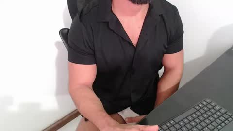 Snapshot of beard_top_guy chatting on 05.07.26 Beard Guy online show from 05.07.26