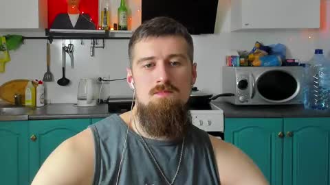 Snapshot of bearded_legend chatting on 01.04.25 Zeus online show from 01.04.25