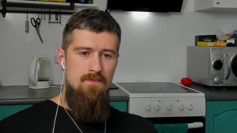 Snapshot of bearded_legend chatting on 10.24.25 Zeus online show from 10.24.25