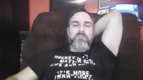 Snapshot of beardedambition chatting on 12.18.24 beardedambition online show from 12.18.24