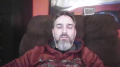 Snapshot of beardedambition chatting on 12.21.24 beardedambition online show from 12.21.24