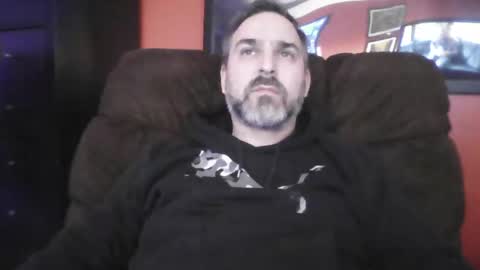 Snapshot of beardedambition chatting on 01.11.25 beardedambition online show from 01.11.25