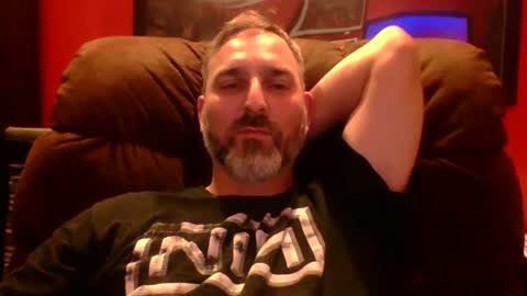 Snapshot of beardedambition chatting on 09.24.25 beardedambition online show from 09.24.25