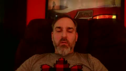 Snapshot of beardedambition chatting on 10.18.25 beardedambition online show from 10.18.25