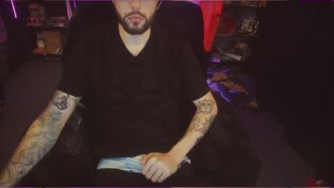 Snapshot of beastbxy chatting on 11.07.25 beast bxy online show from 11.07.25