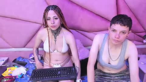 Snapshot of beata_and_sofi chatting on 01.12.25 Beata And SofI online show from 01.12.25