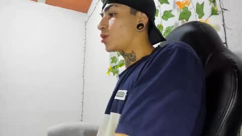 Snapshot of beatandtalk chatting on 11.23.25 beatandtalk online show from 11.23.25