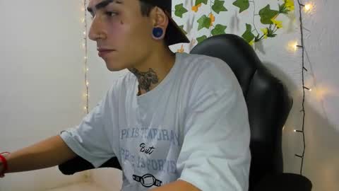 Snapshot of beatandtalk chatting on 11.28.25 beatandtalk online show from 11.28.25