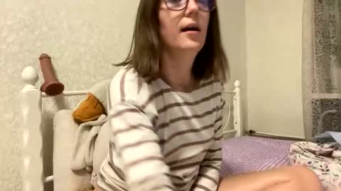 BeatriceTender online show from 10.29.25