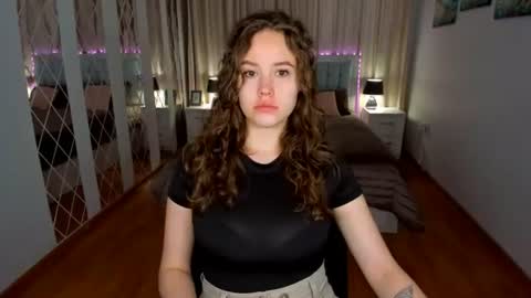 Snapshot of beatricewild chatting on 06.24.26 BeatriceWild online show from 06.24.26