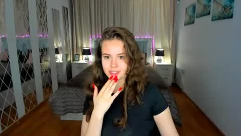 Snapshot of beatricewild chatting on 06.27.26 BeatriceWild online show from 06.27.26