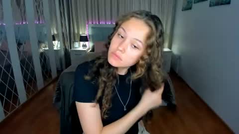 Snapshot of beatricewild chatting on 07.19.26 BeatriceWild online show from 07.19.26