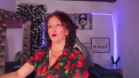 Snapshot of beatricez chatting on 10.12.25 Chanel online show from 10.12.25