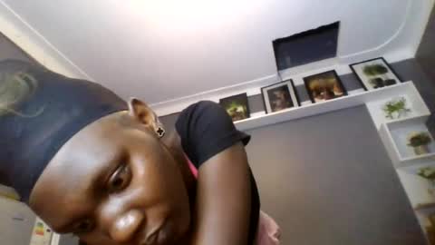 Snapshot of beautie699392 chatting on 07.05.26 Lil stunner online show from 07.05.26