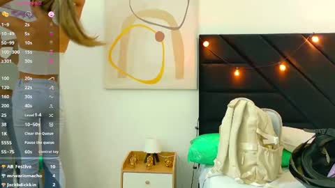 Snapshot of beautifulskinny18 chatting on 06.20.26 Shalom online show from 06.20.26