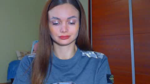 Snapshot of beauty_fruity chatting on 03.10.25 Maria online show from 03.10.25