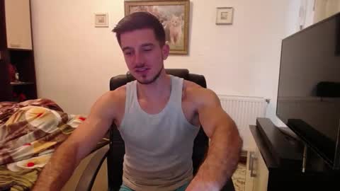 Snapshot of beauty_hard_beast chatting on 10.05.25 Mia and Jake online show from 10.05.25