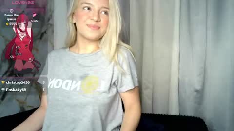 Snapshot of beauty_lana18 chatting on 07.19.26 lana online show from 07.19.26