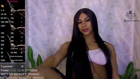 Snapshot of beauty_nina chatting on 10.04.25 beauty_nina online show from 10.04.25