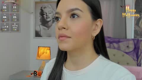 Ariana Reyes online show from 10.25.25