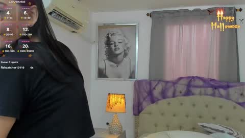 Ariana Reyes online show from 10.28.25