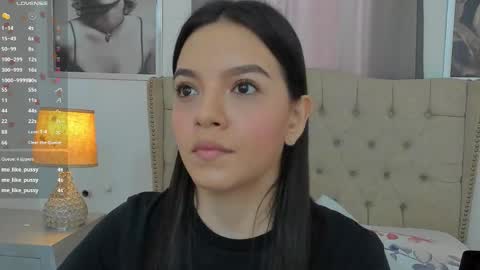 Ariana Reyes online show from 11.17.25