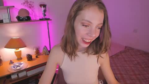 Snapshot of beautyeliise chatting on 12.30.24 Eliise online show from 12.30.24