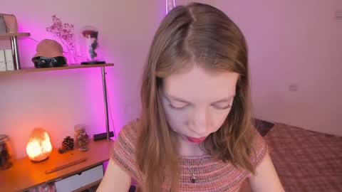 Snapshot of beautyeliise chatting on 02.24.25 Eliise online show from 02.24.25