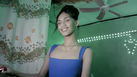 Snapshot of beautyhotasia123 chatting on 12.15.24 beautyhotasia123 online show from 12.15.24