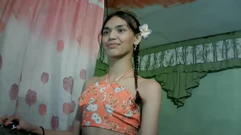 Snapshot of beautyhotasia123 chatting on 12.20.24 beautyhotasia123 online show from 12.20.24