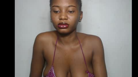 Snapshot of beautyslut1 chatting on 04.27.26 beautyslut1 online show from 04.27.26