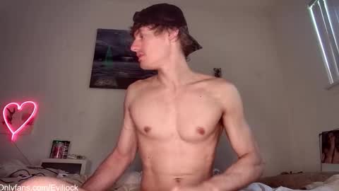 Snapshot of bebexxxdust chatting on 10.27.25 bebe dust online show from 10.27.25