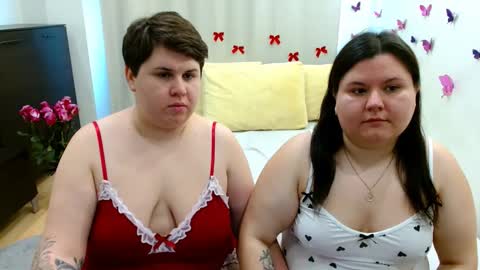 BeckyAndEllen online show from 10.13.25