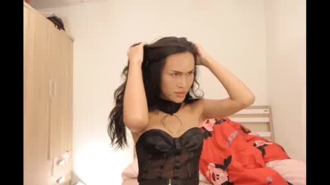 bee_thai online show from 02.12.25