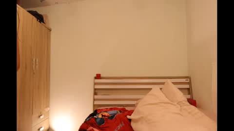 bee_thai online show from 03.03.25