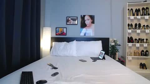 Bee if you ever see the girl who can take 12 inch all the way inside the ass try me online show from 11.18.25