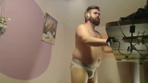 Snapshot of behrbae chatting on 12.03.25 Behrbae online show from 12.03.25