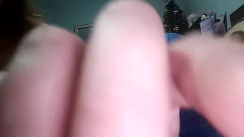 kevin and Bella online show from 12.21.25