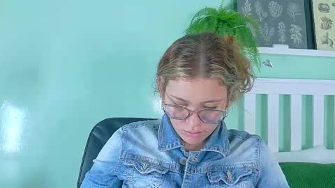 Snapshot of belamiller chatting on 10.09.25 BELA online show from 10.09.25