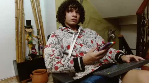 independent model online show from 12.12.24