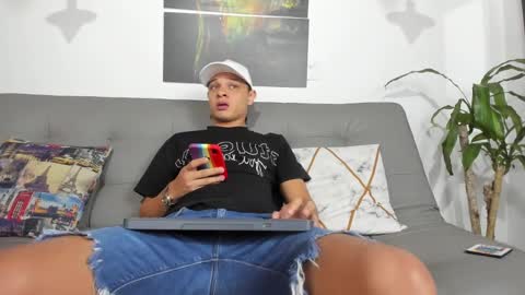 independent model online show from 03.06.25