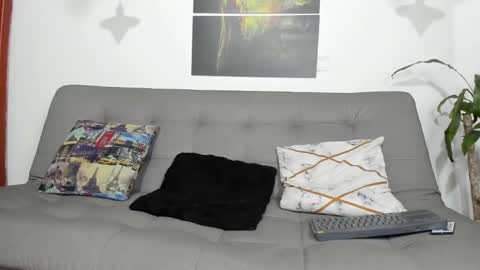 independent model online show from 03.10.25