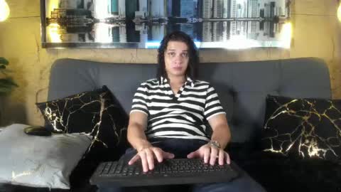 independent model online show from 05.16.26