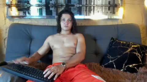 independent model online show from 05.22.26